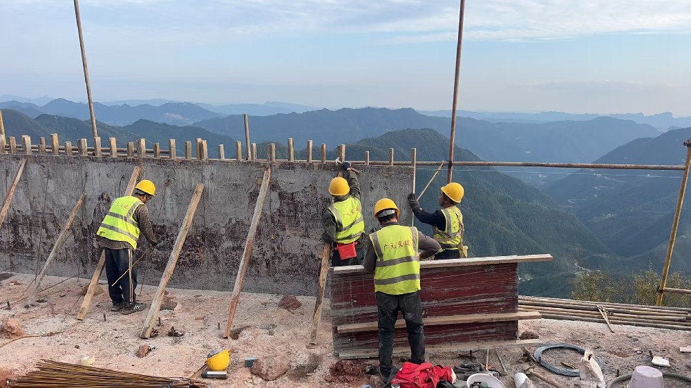 筑路修橋后,群山闊然時 ——劍閣縣下寺至利州區月壩公路項目(三個石至硝洞埡段)高質量建設側記